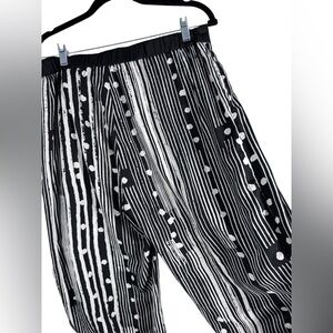Anthropologie Elevenses Black & White Print Satin Wide Leg Pant Sz M
